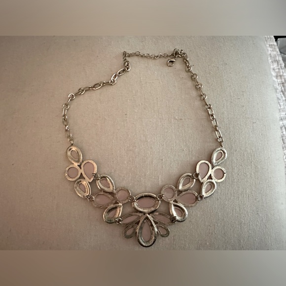 ModCloth Statement Necklace - Picture 3 of 4